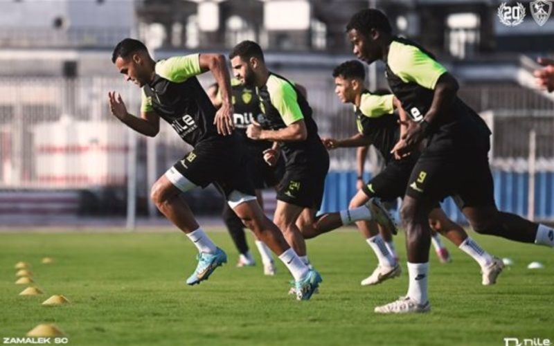 تدريبات بدنية خفيفة للاعبي الزمالك في أول مران بالإمارات